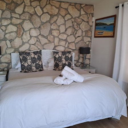 Kleinzee Oceanfront Guesthouse Gansbaai Ngoại thất bức ảnh