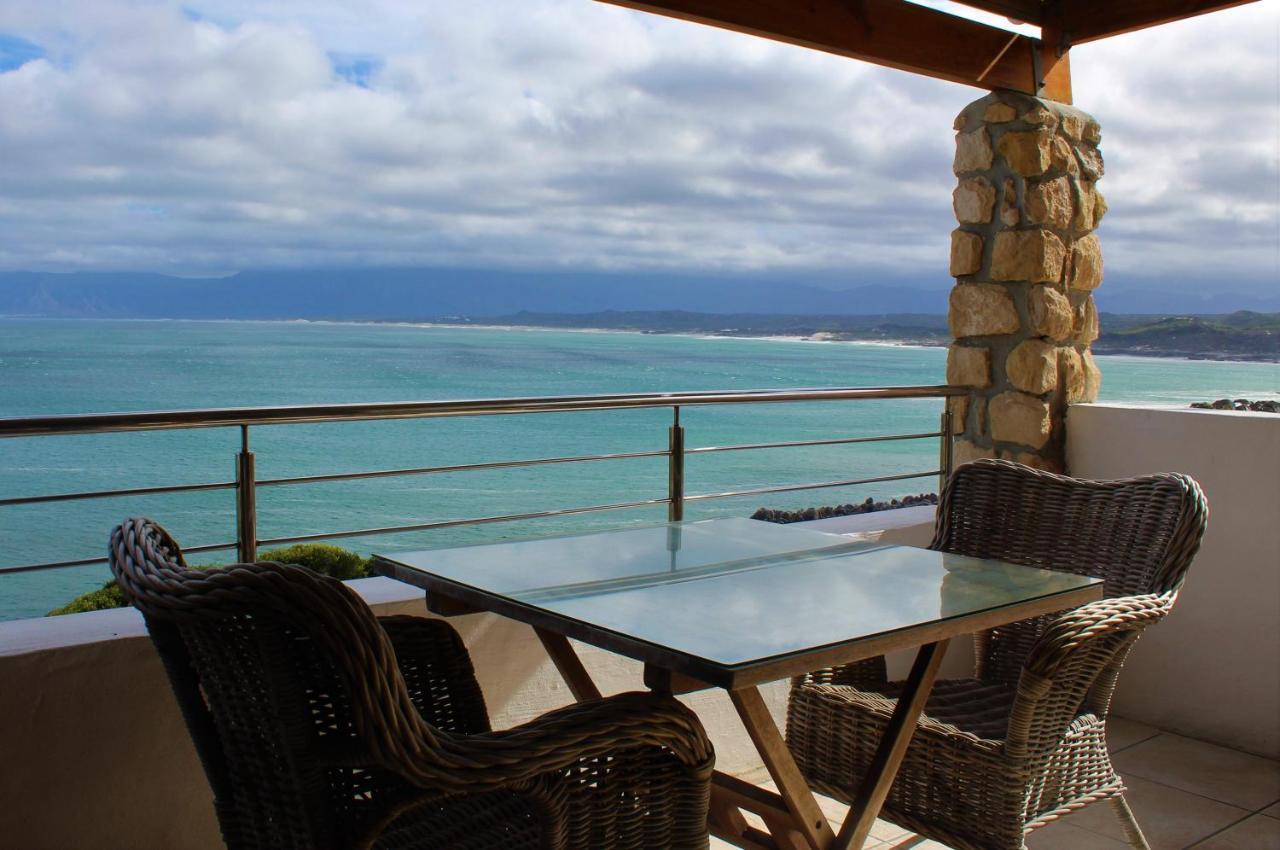 Kleinzee Oceanfront Guesthouse Gansbaai Ngoại thất bức ảnh