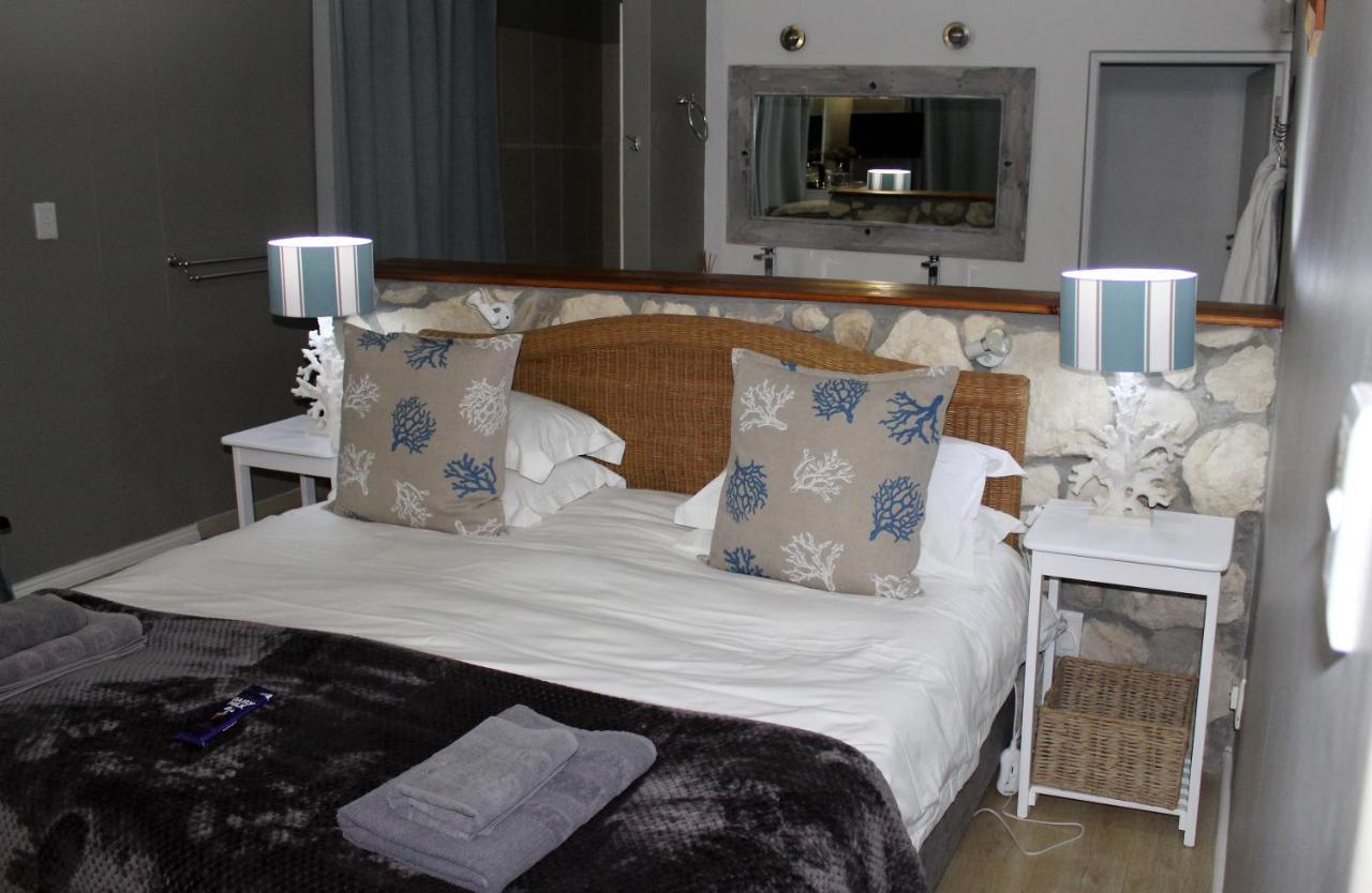 Kleinzee Oceanfront Guesthouse Gansbaai Ngoại thất bức ảnh