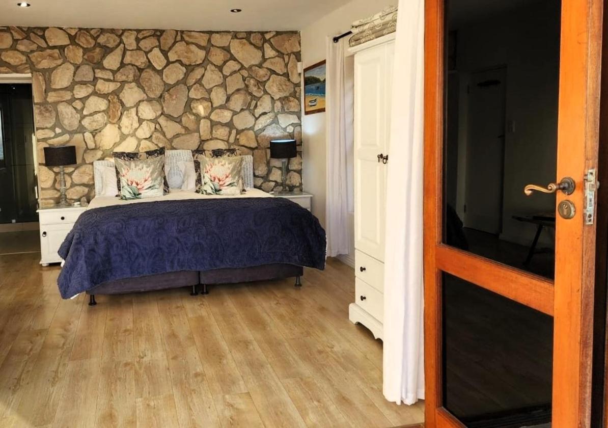 Kleinzee Oceanfront Guesthouse Gansbaai Ngoại thất bức ảnh