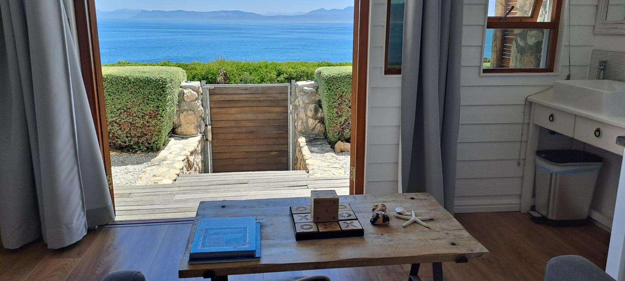 Kleinzee Oceanfront Guesthouse Gansbaai Ngoại thất bức ảnh