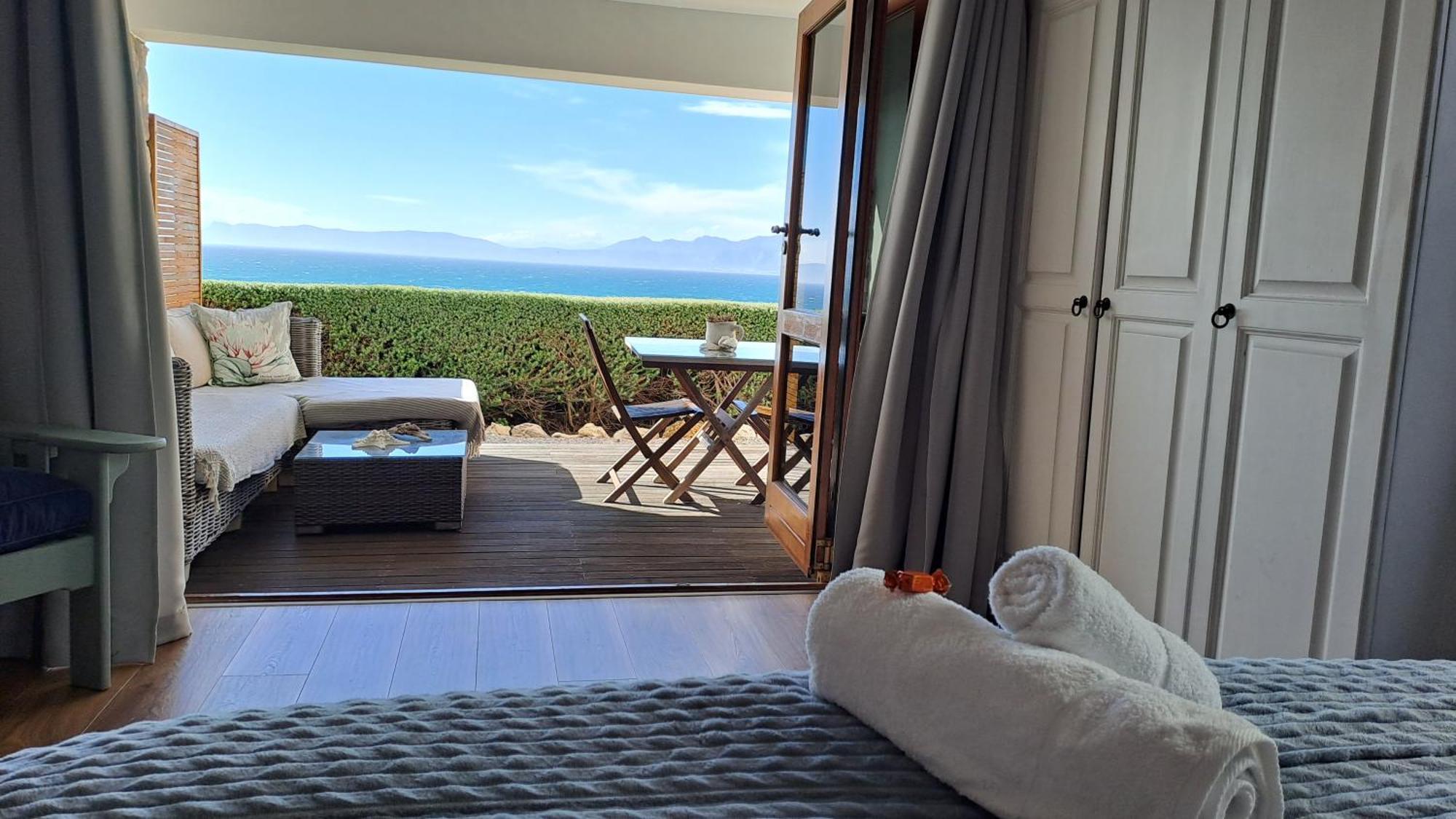 Kleinzee Oceanfront Guesthouse Gansbaai Ngoại thất bức ảnh
